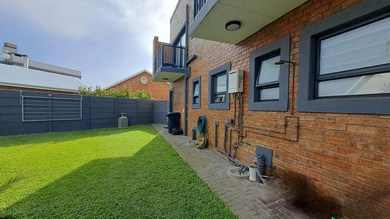 4 Bedroom Property for Sale in Jongensfontein Western Cape